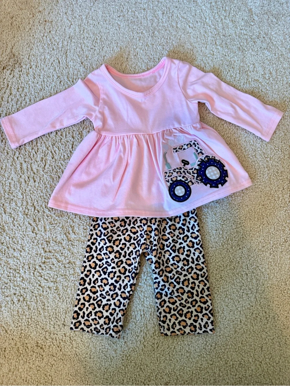 NWOT Pink Long-Sleeve Tunic with Leopard Leggings